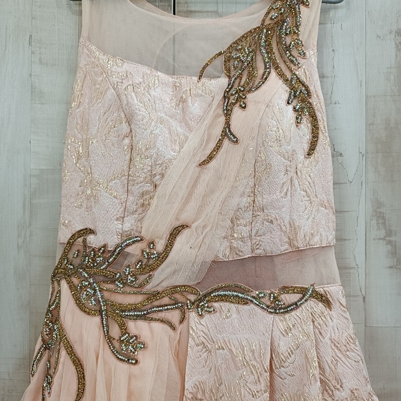 Heavy wedding dress - Picture 5 of 9